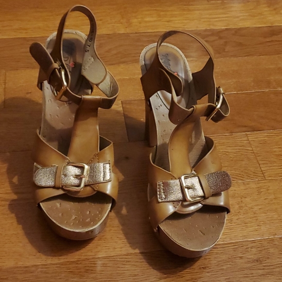 Heels - Picture 1 of 3